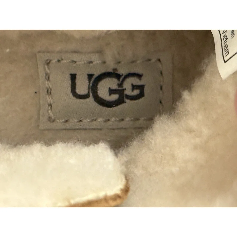 UGG Baby Girls Chestnut Keelan Sherpa Lined Boots SZ 02/03 EUC‎